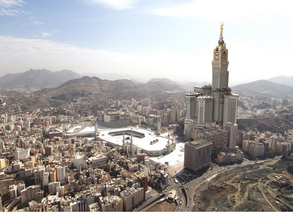 Makkah’s clock tower power disrupted by lightning